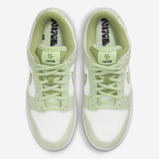 NIKE DUNK LOW SE 'FLEECE - HONEYDEW' WMNS 2022 DQ7579-300