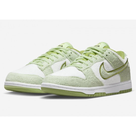 NIKE DUNK LOW SE 'FLEECE - HONEYDEW' WMNS 2022 DQ7579-300