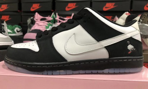 Staple x Nike SB Dunk Low 'Panda Pigeon' BV1310-013 Kickbulk Sneaker Camera photos