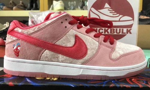 STRANGELOVE X DUNK LOW SB 'VALENTINE'S DAY' CT2552-800 Kickbulk Sneaker shoes reviews Camera photos