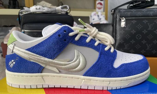 FLY STREETWEAR X NIKE DUNK LOW PRO SB 2023 DQ5130-400 Kickbulk Sneaker reviews Camear photos