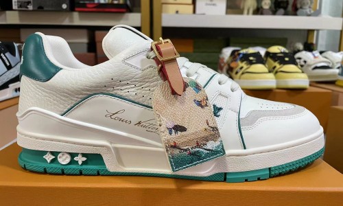 LV shoes kickbulk luxury brand sneaker retail wholesale camera photos