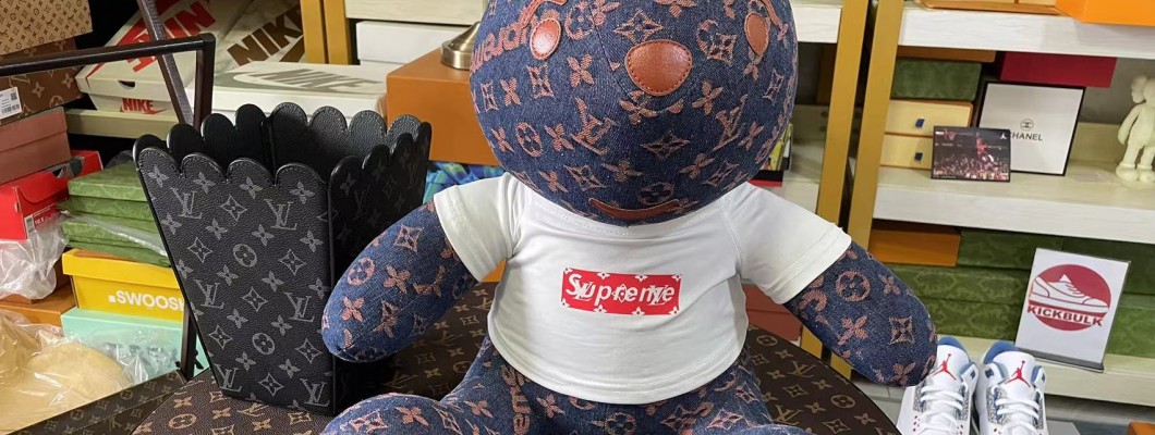 LV x supreme Teddy bear Kickbulk luxury Plush toys dolls retail wholesale reviews
