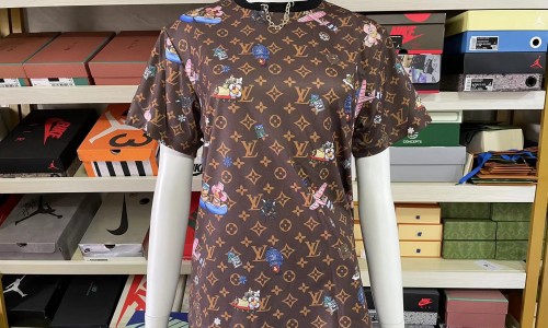 LV T-shirt kickbulk luxury brand clothes retail reviews