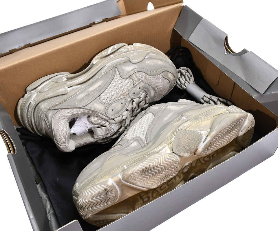 Balenciaga Triple S Beige 524039w2fa19710 4 - www.kickbulk.cc