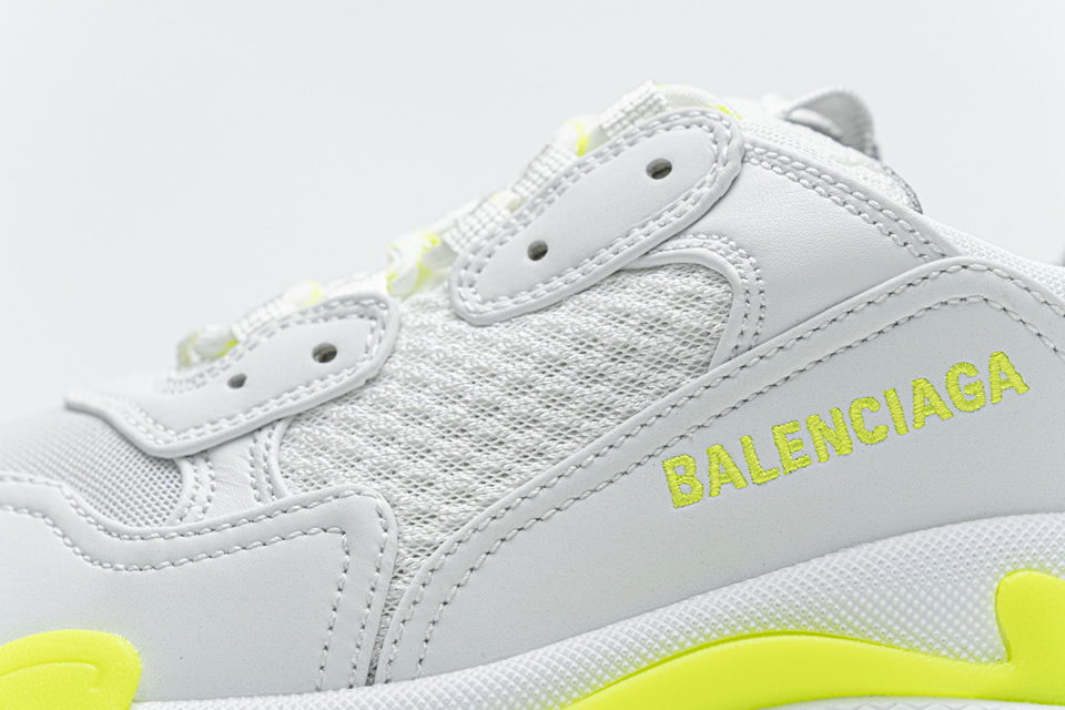 Balenciaga Triple S Fluorescent White 536737w09019088 11 - www.kickbulk.cc