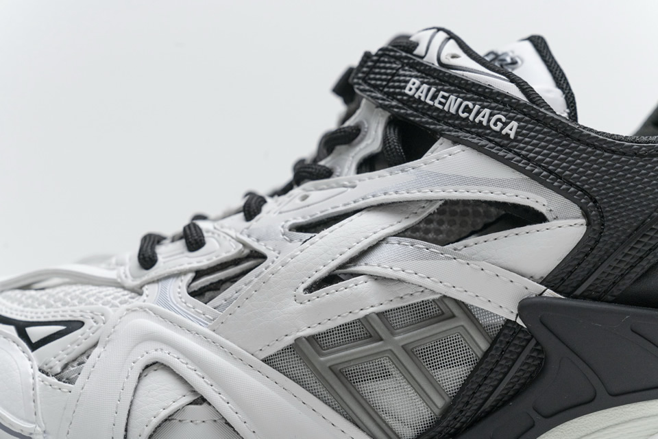 Balenciaga Track 2 Sneaker Black White 570391w2gn31090 11 - www.kickbulk.cc
