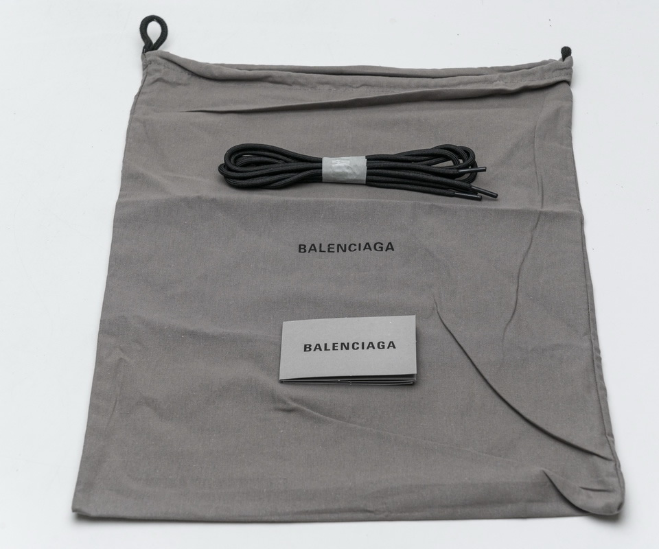 Balenciaga Track 2 Sneaker Black White 570391w2gn31090 22 - www.kickbulk.cc
