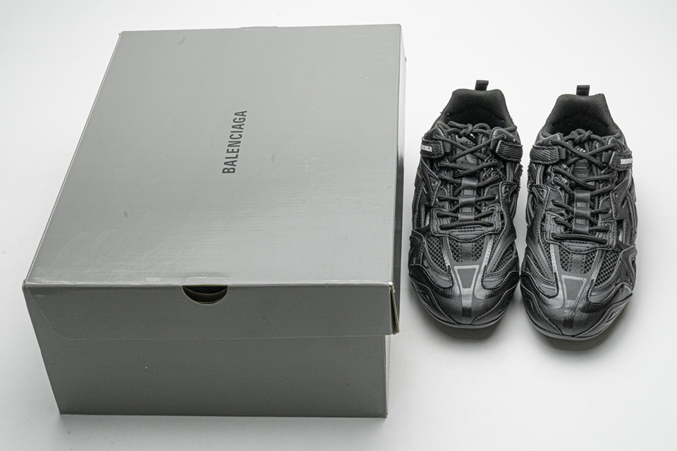 Balenciaga Drive Sneaker Black 624343w2fn11000 4 - www.kickbulk.cc