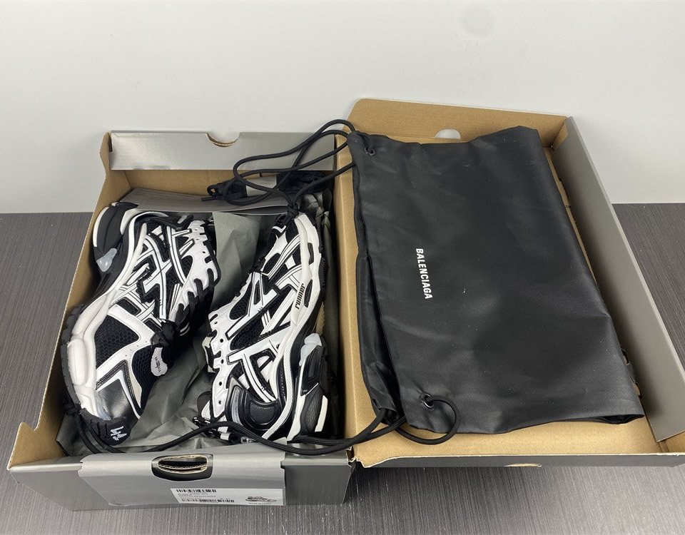 Balenciaga Runner Black White 677403w3rb29010 11 - www.kickbulk.cc