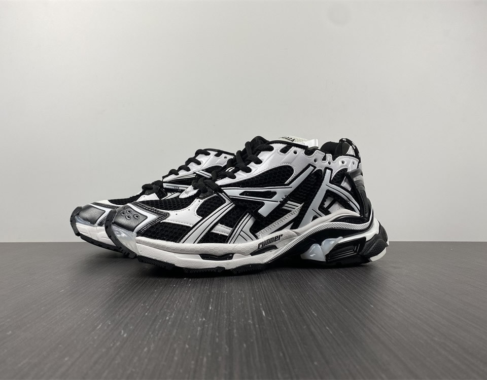 Balenciaga Runner Black White 677403w3rb29010 2 - www.kickbulk.cc