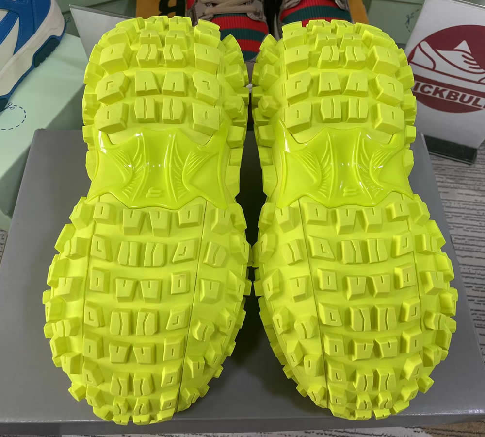 Balenciaga Defender Rubber Fluo Yellow Black 685613w2rab7510 10 - www.kickbulk.cc