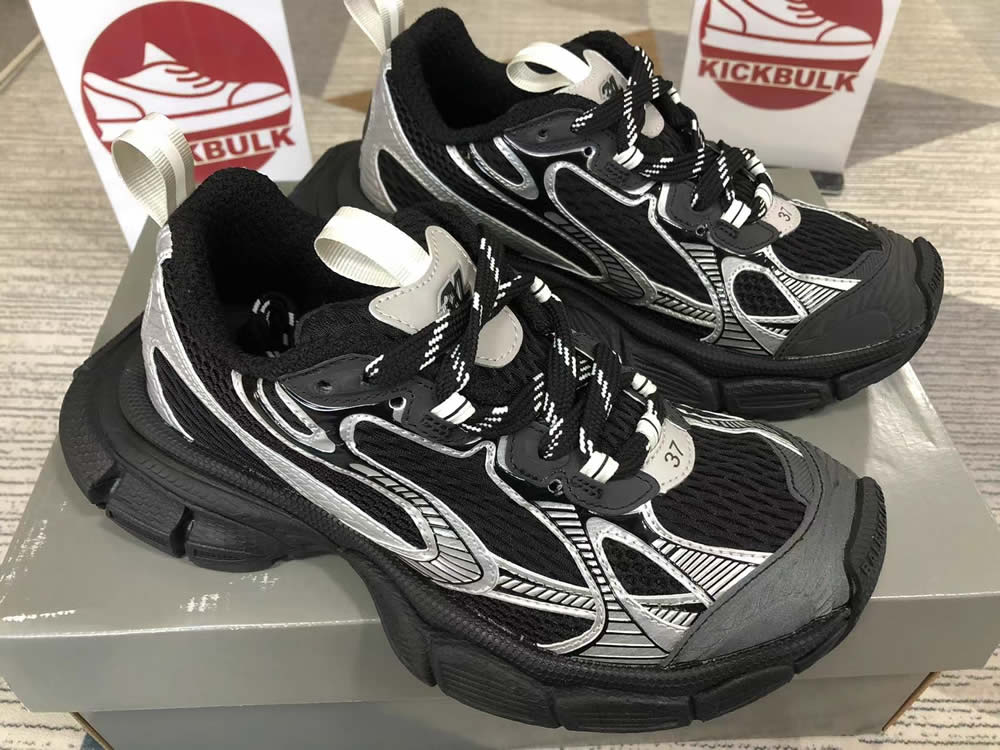 Balenciaga Runner Sneaker Black Silver 734733w3rb50218 4 - www.kickbulk.cc