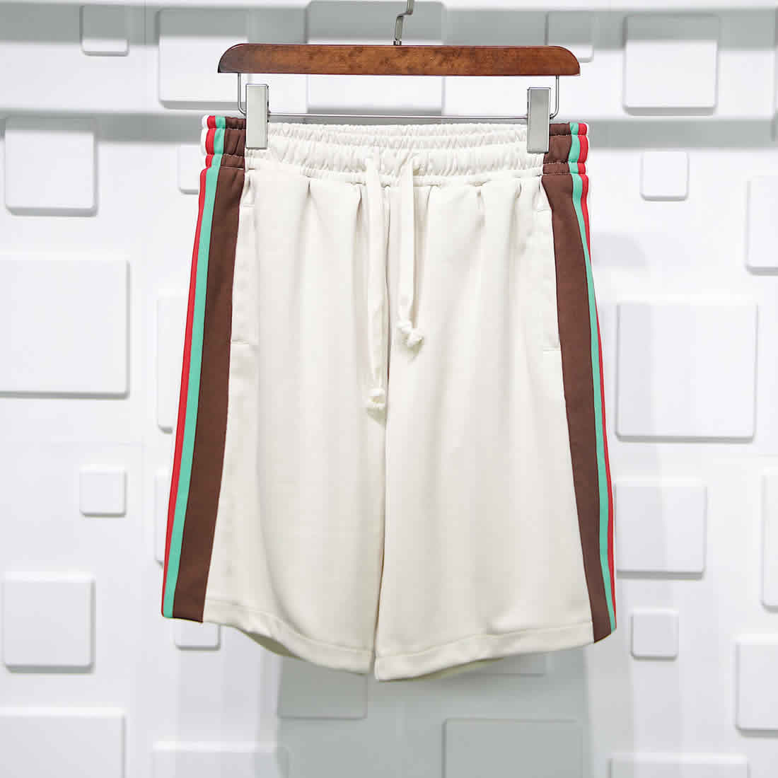 Gucci Red Green Webbing Shorts Apricot Color 1 - www.kickbulk.cc