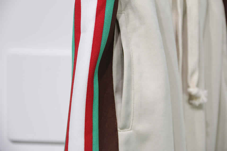 Gucci Red Green Webbing Shorts Apricot Color 9 - www.kickbulk.cc