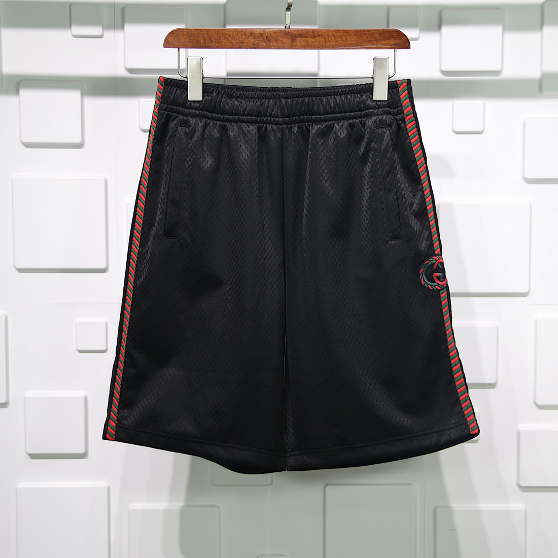 Gucci Twist Webbing Shorts 1 - www.kickbulk.cc