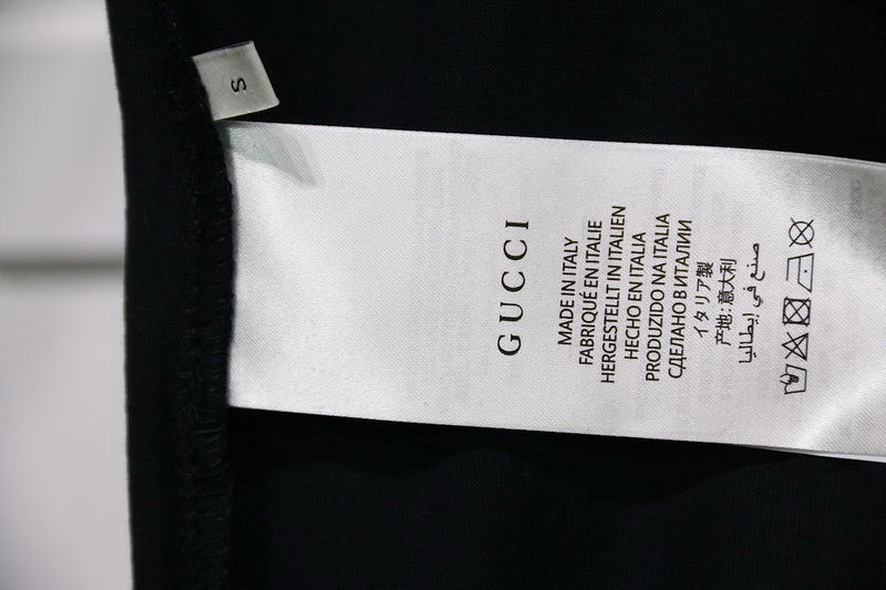 Gucci T Shirt Signature Graffiti Pure Cotton White Black 10 - www.kickbulk.cc