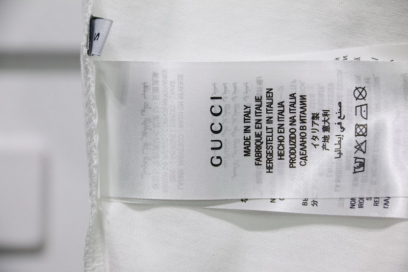 Gucci T Shirt Signature Graffiti Pure Cotton White Black 18 - www.kickbulk.cc