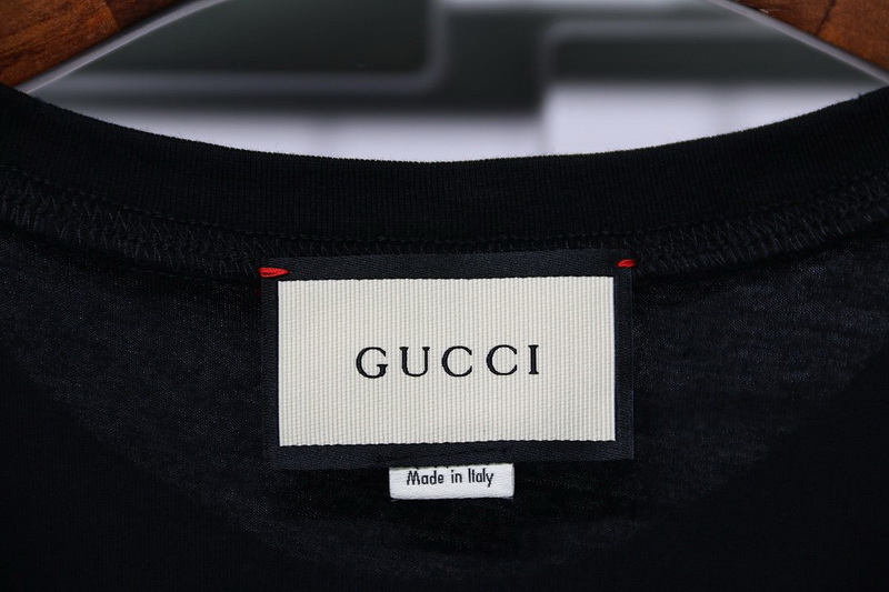 Gucci T Shirt Signature Graffiti Pure Cotton White Black 8 - www.kickbulk.cc