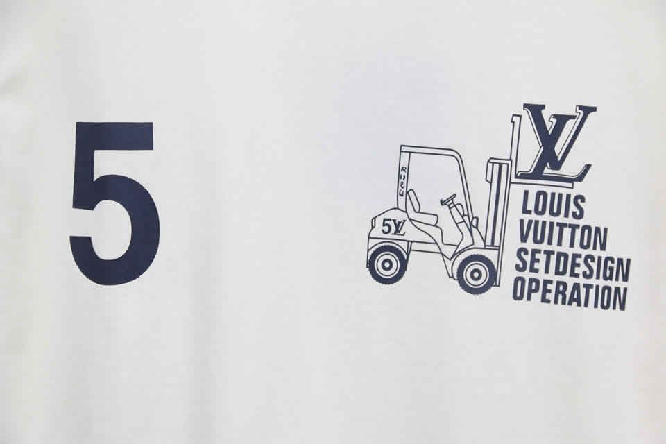 Louis Vuitton Catwalk T Shirt 2021 33 - www.kickbulk.cc