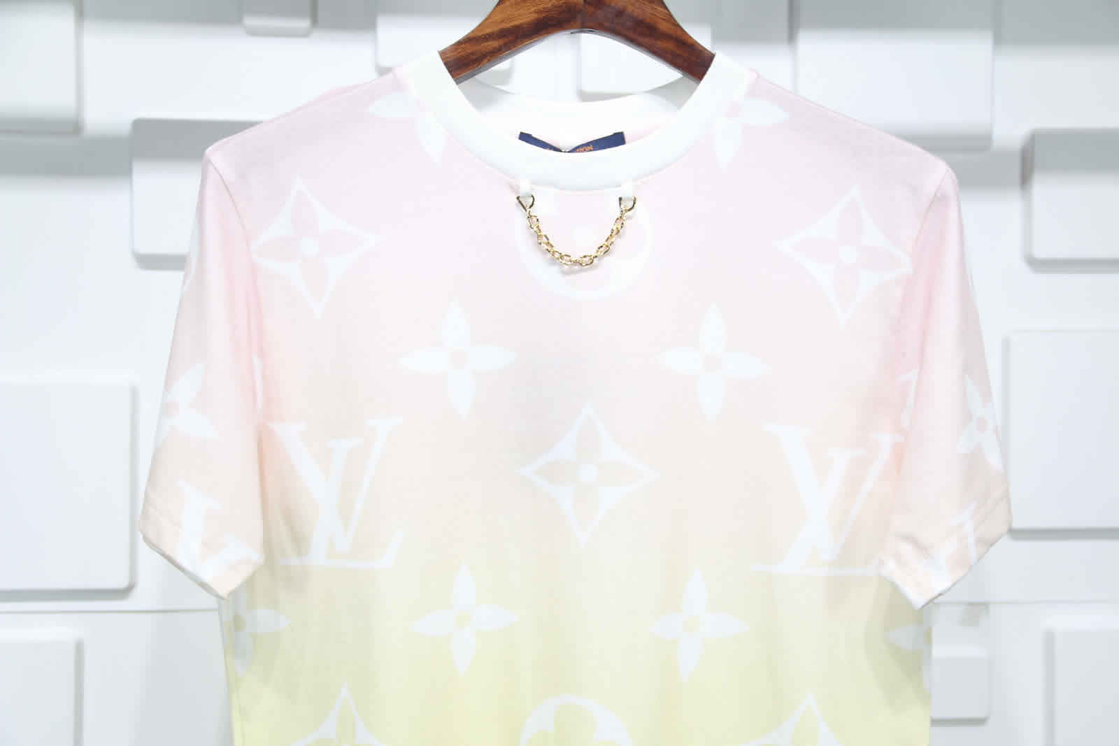 Louis Vuitton Red Yellow Gradient T Shirt 5 - www.kickbulk.cc