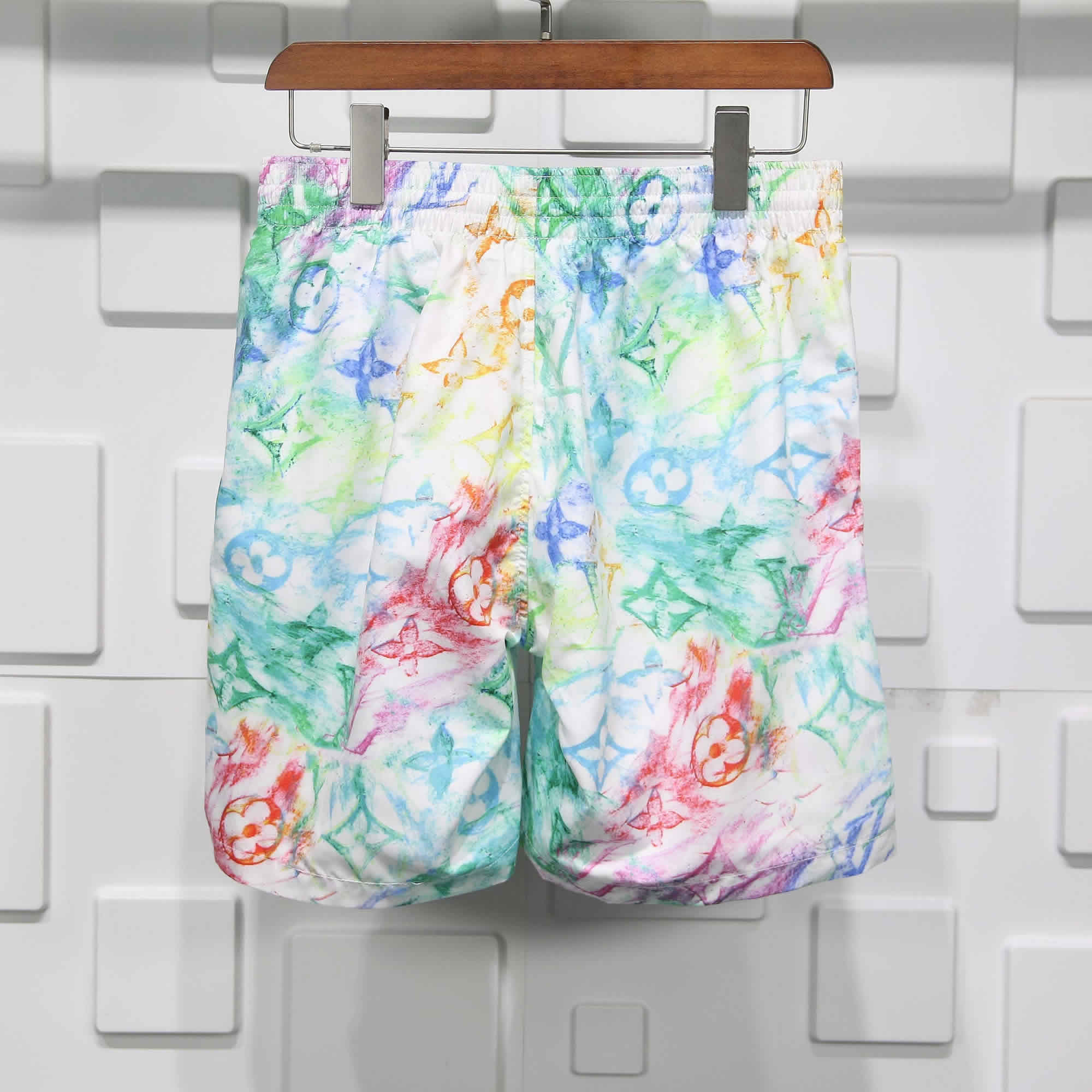 Louis Graffiti Shorts 1 - www.kickbulk.cc