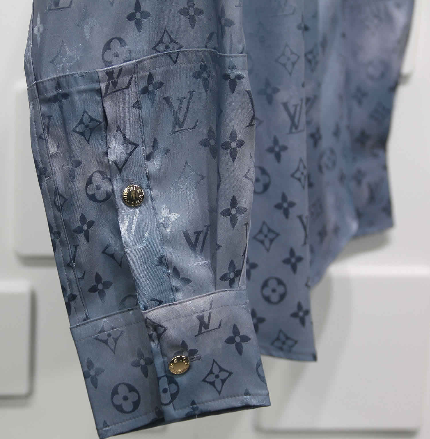 Louis Vuitton Silk Shirt 14 - www.kickbulk.cc