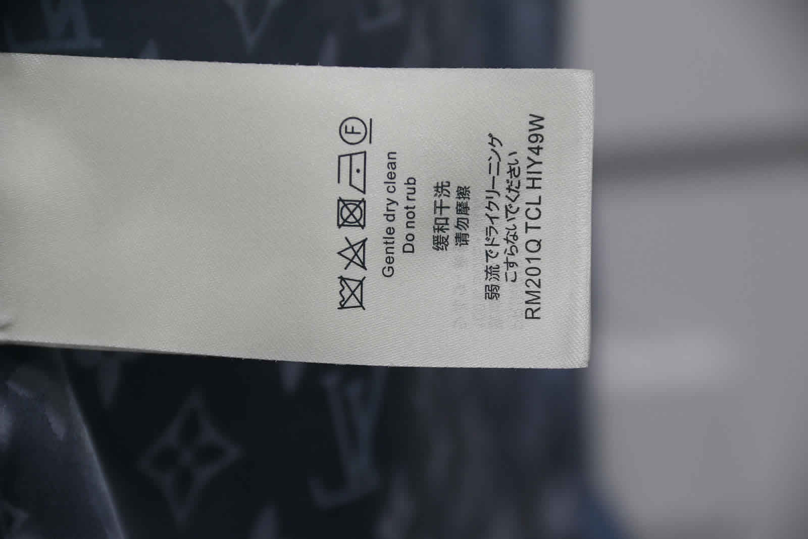 Louis Vuitton Silk Shirt 17 - www.kickbulk.cc