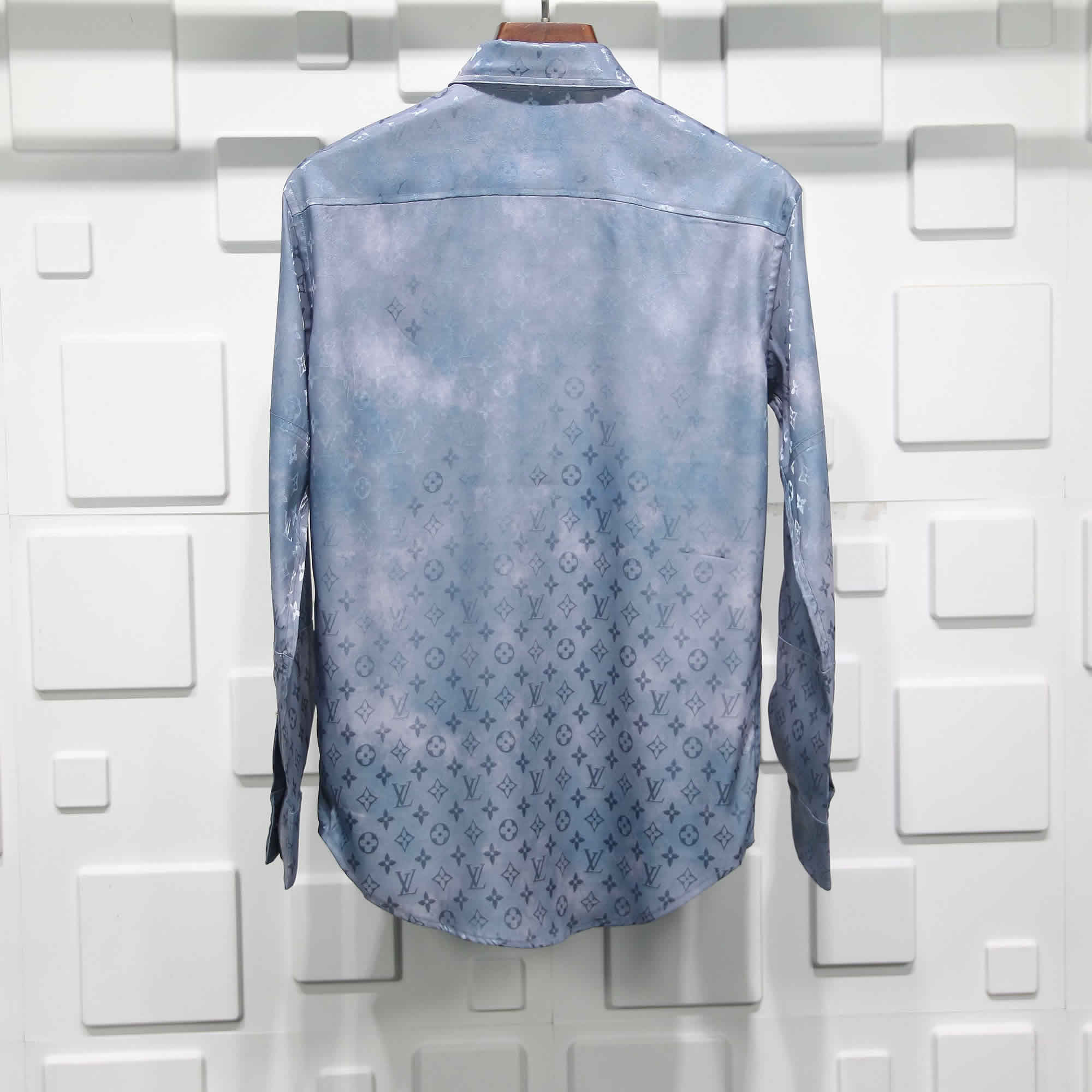 Louis Vuitton Silk Shirt 2 - www.kickbulk.cc