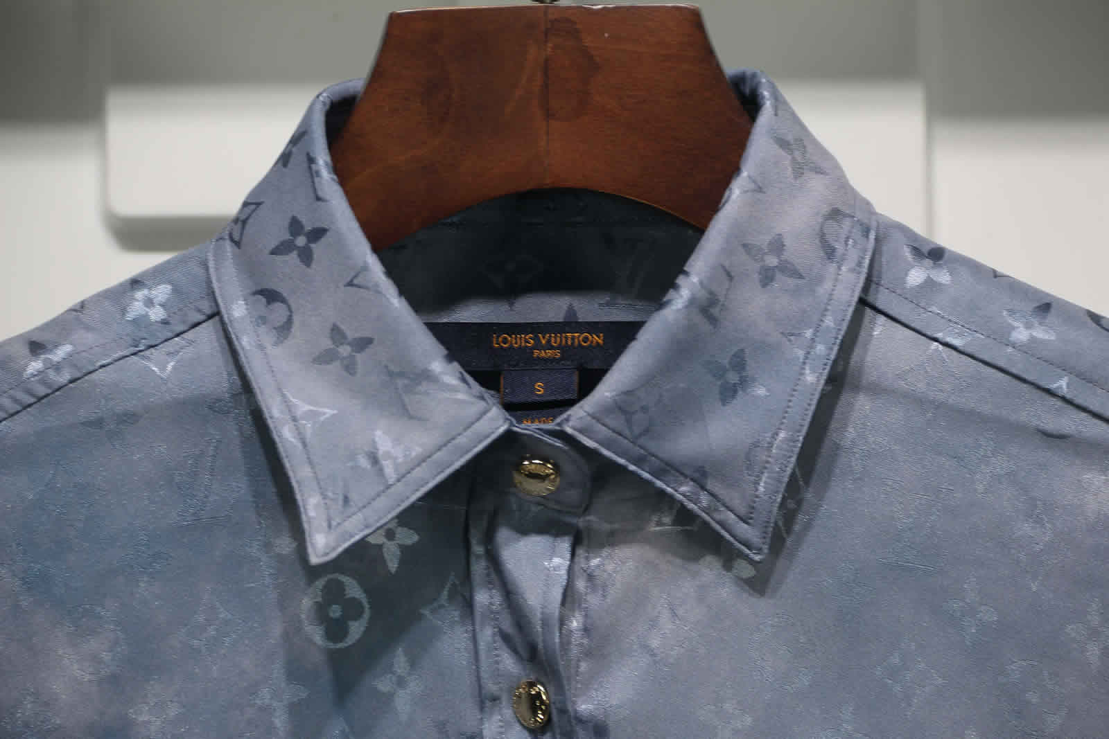 Louis Vuitton Silk Shirt 6 - www.kickbulk.cc