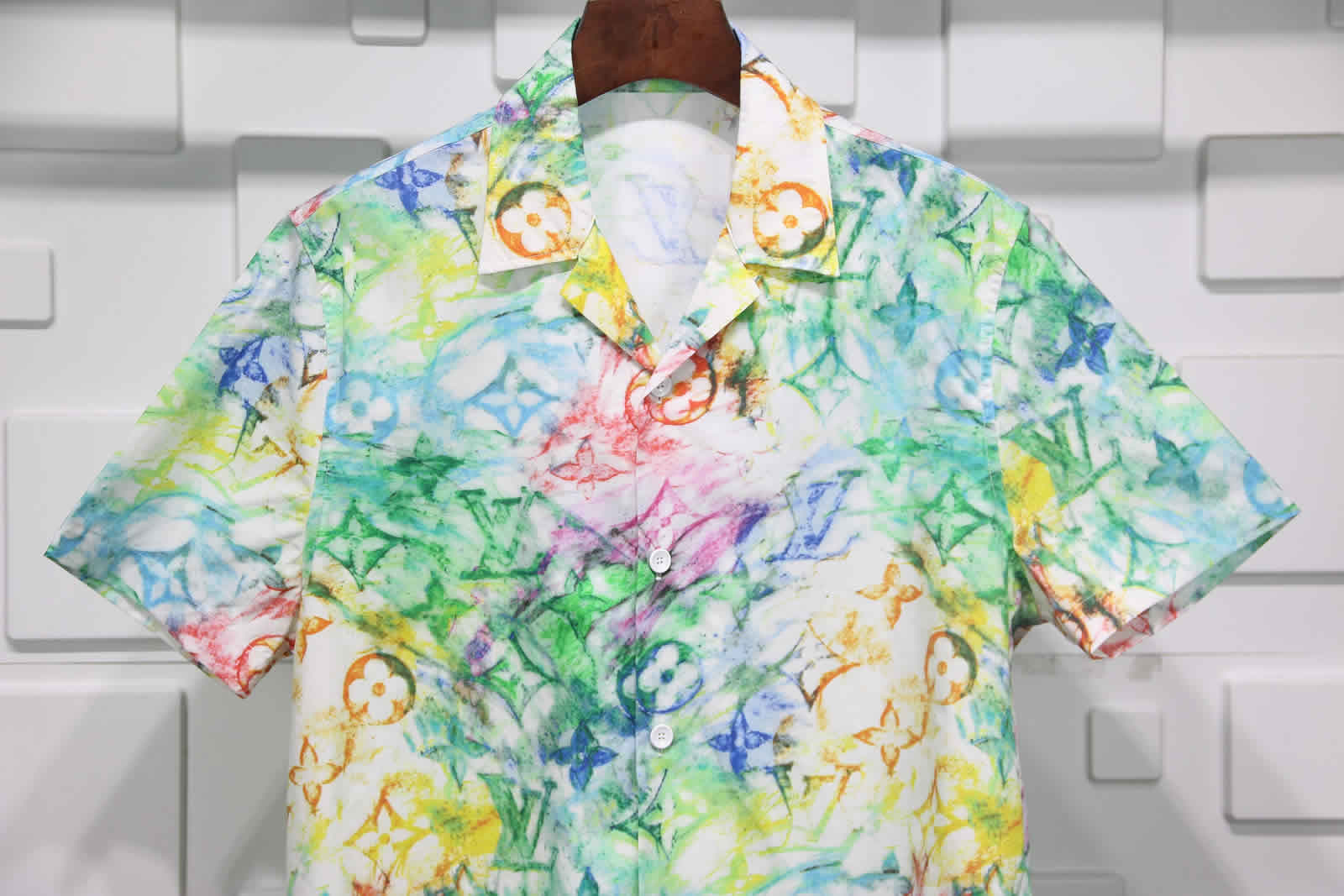 Louis Graffiti Shirt 7 - www.kickbulk.cc