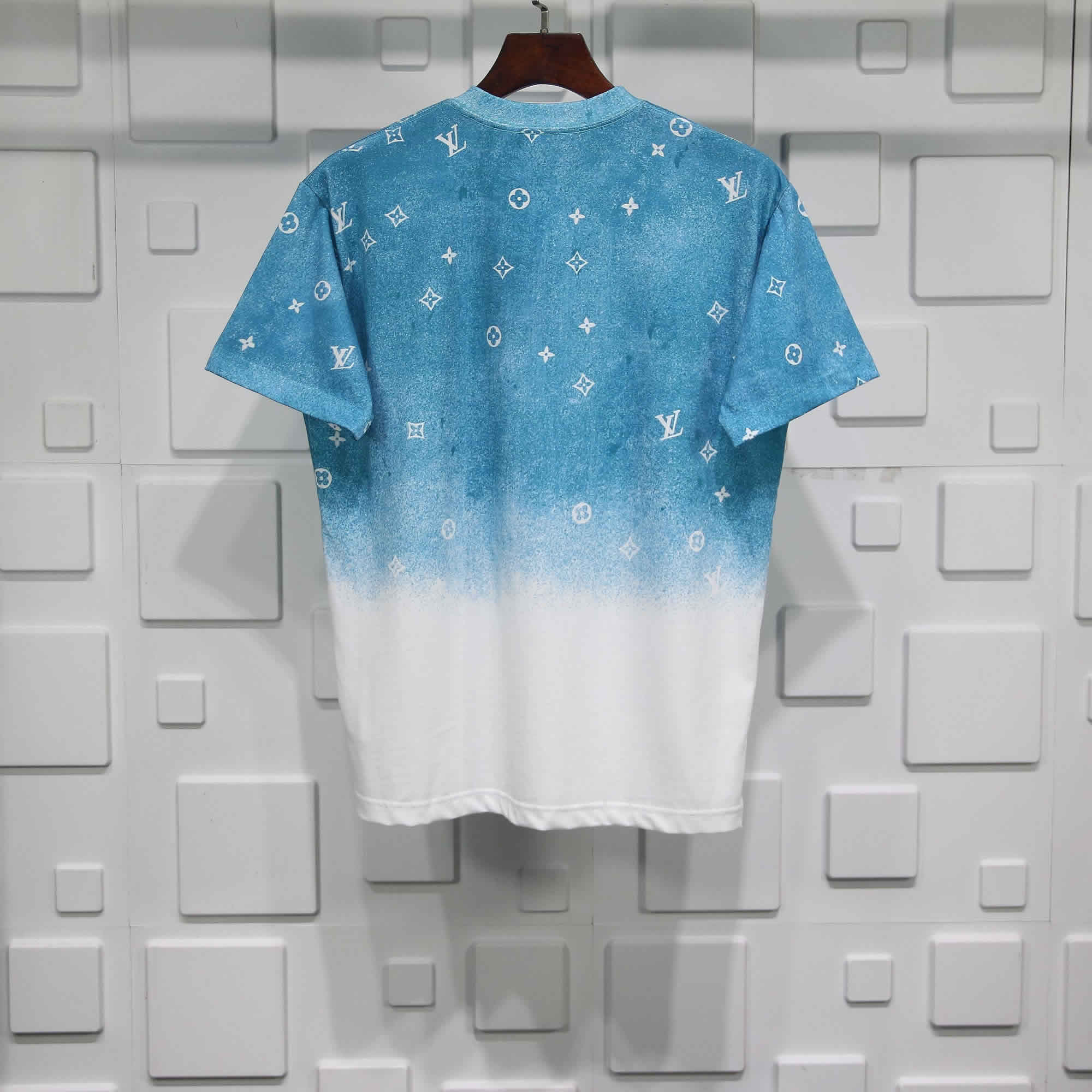 Louis Vuitton Blue White Gradient T Shirt Vccm07 2 - www.kickbulk.cc