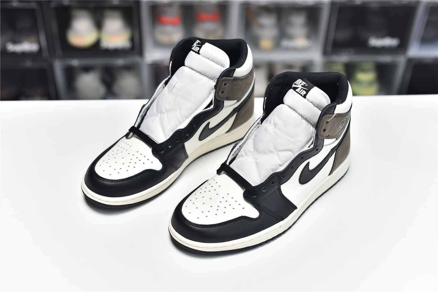 Air Jordan 1 Retro High Dark Mocha 2020 For Sale Release Date 555088 105 10 - www.kickbulk.cc