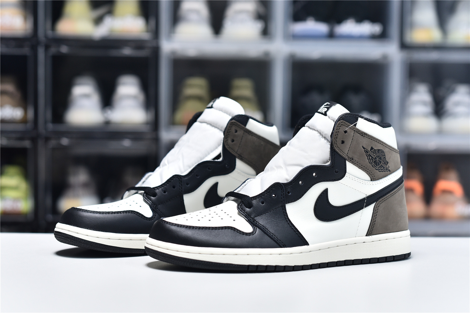 Air Jordan 1 Retro High Dark Mocha 2020 For Sale Release Date 555088 105 14 - www.kickbulk.cc