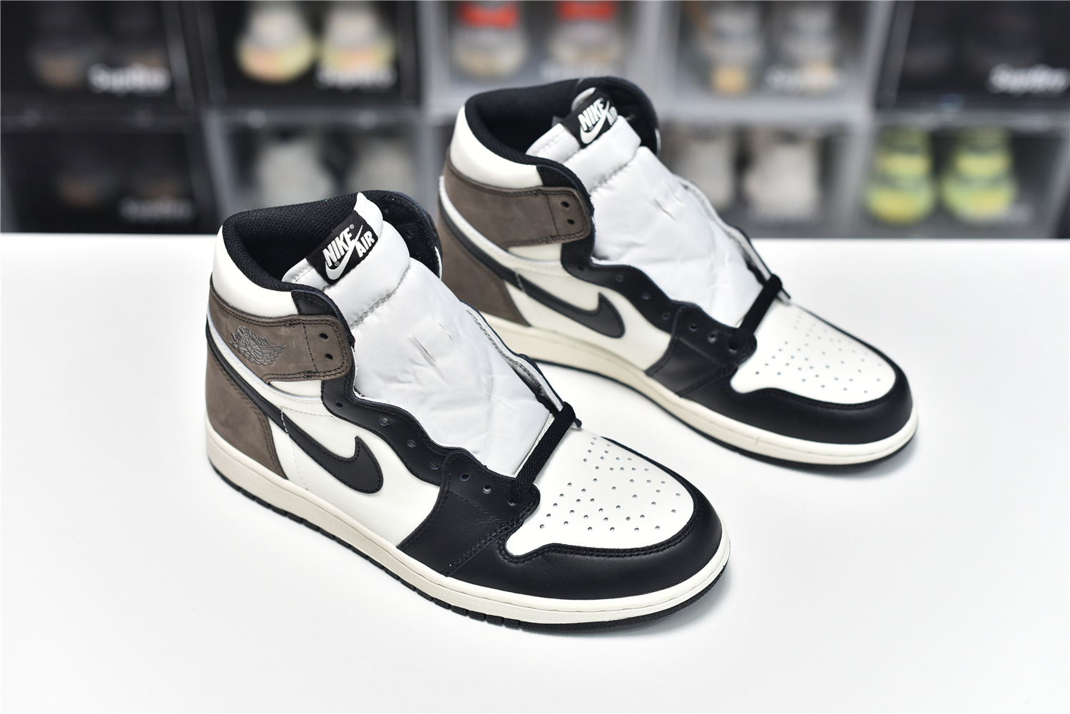 Air Jordan 1 Retro High Dark Mocha 2020 For Sale Release Date 555088 105 16 - www.kickbulk.cc