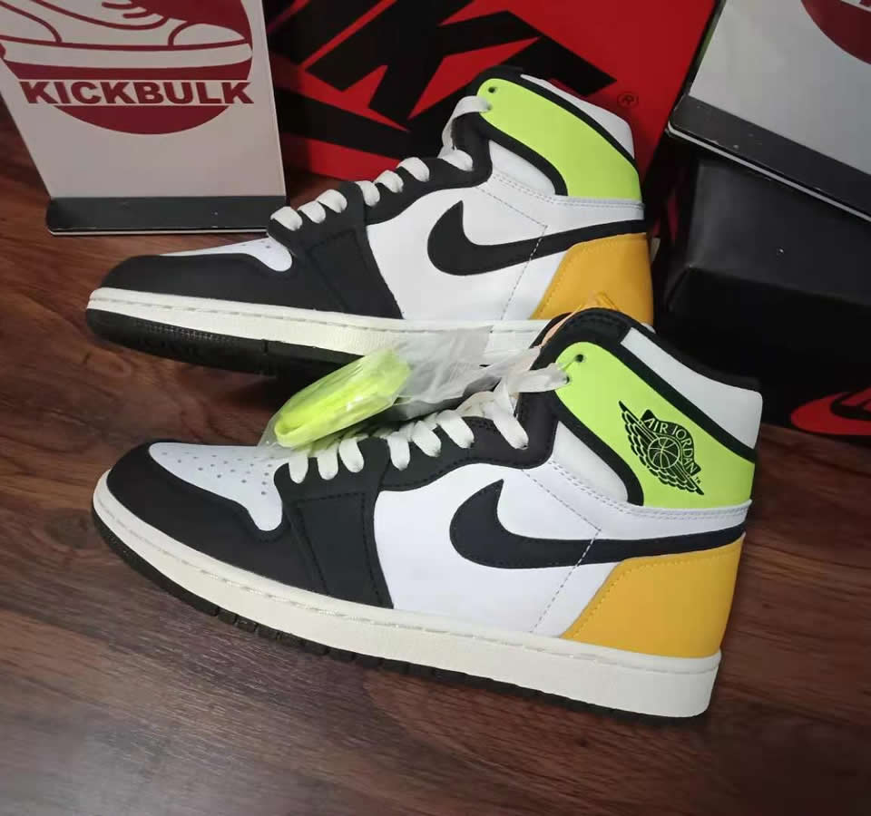 Nike Air Jordan 1 Retro High Og Volt Gold 555088 118 2 - www.kickbulk.cc