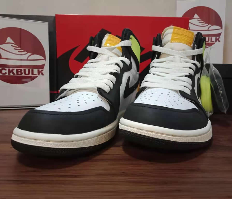 Nike Air Jordan 1 Retro High Og Volt Gold 555088 118 7 - www.kickbulk.cc