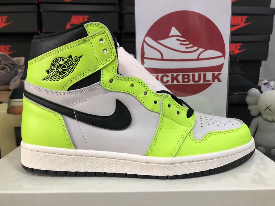 Air Jordan 1 High Og Volt 555088 702 Kickbulk Sneaker 4 - www.kickbulk.cc