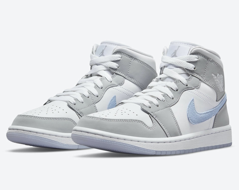 Air Jordan 1 Mid Wmns Wolf Grey Bq6472 105 3 - www.kickbulk.cc