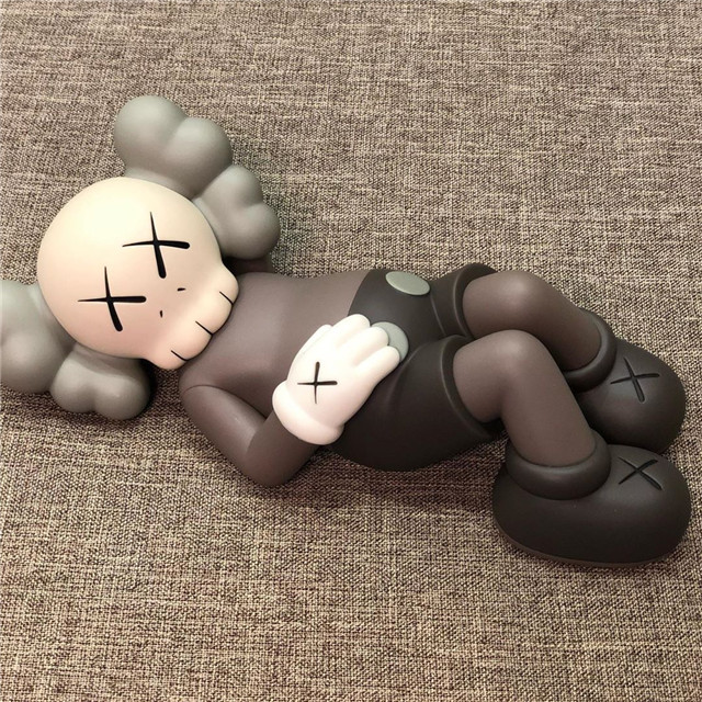 Kaws Dolls Holiday Japan Vinyl Figure 5 - www.kickbulk.cc