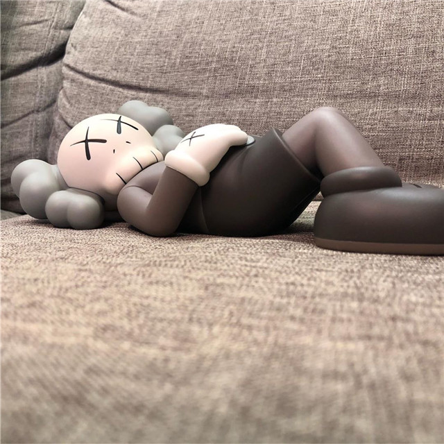 Kaws Dolls Holiday Japan Vinyl Figure 7 - www.kickbulk.cc