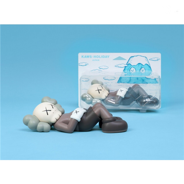 Kaws Dolls Holiday Japan Vinyl Figure 9 - www.kickbulk.cc