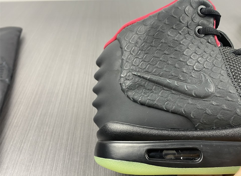 Air Yeezy 2 Nrg Solar Red Sample 508214 006 13 - www.kickbulk.cc