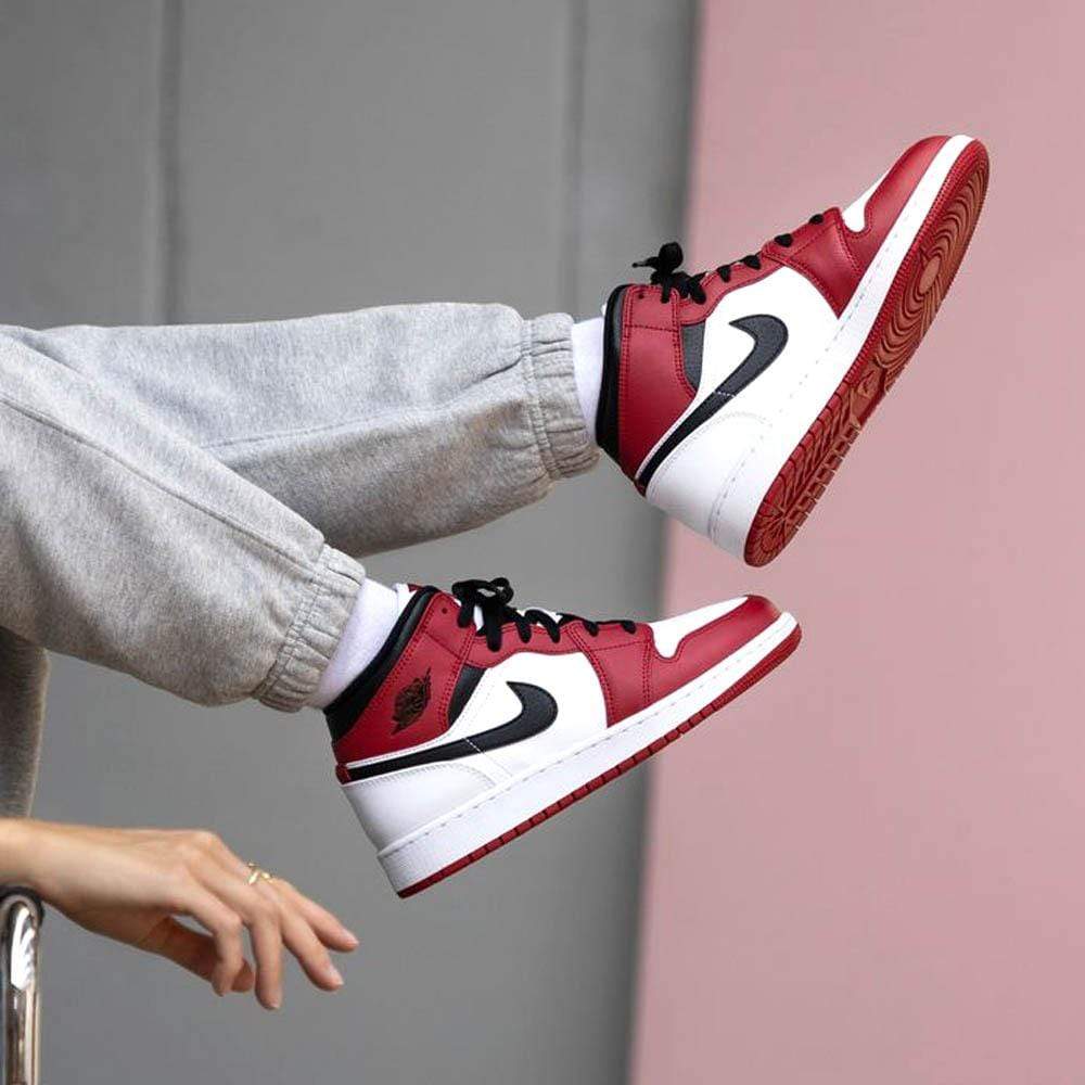 Nike Air Jordan 1 Mid Gs Chicago 554275 173 6 - www.kickbulk.cc