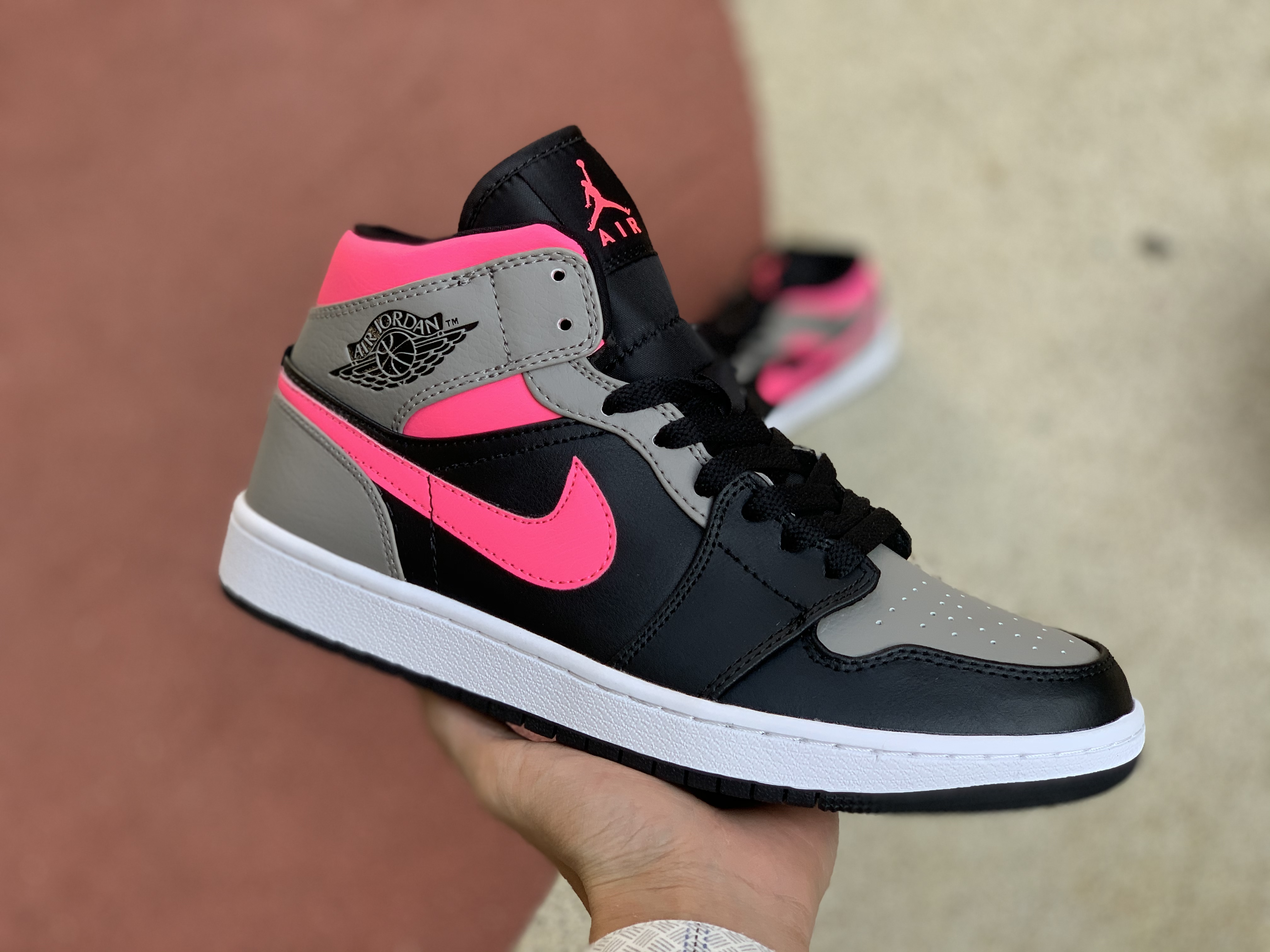 Nike Air Jordan 1 Mid Pink Shadow 554724 059 8 - www.kickbulk.cc