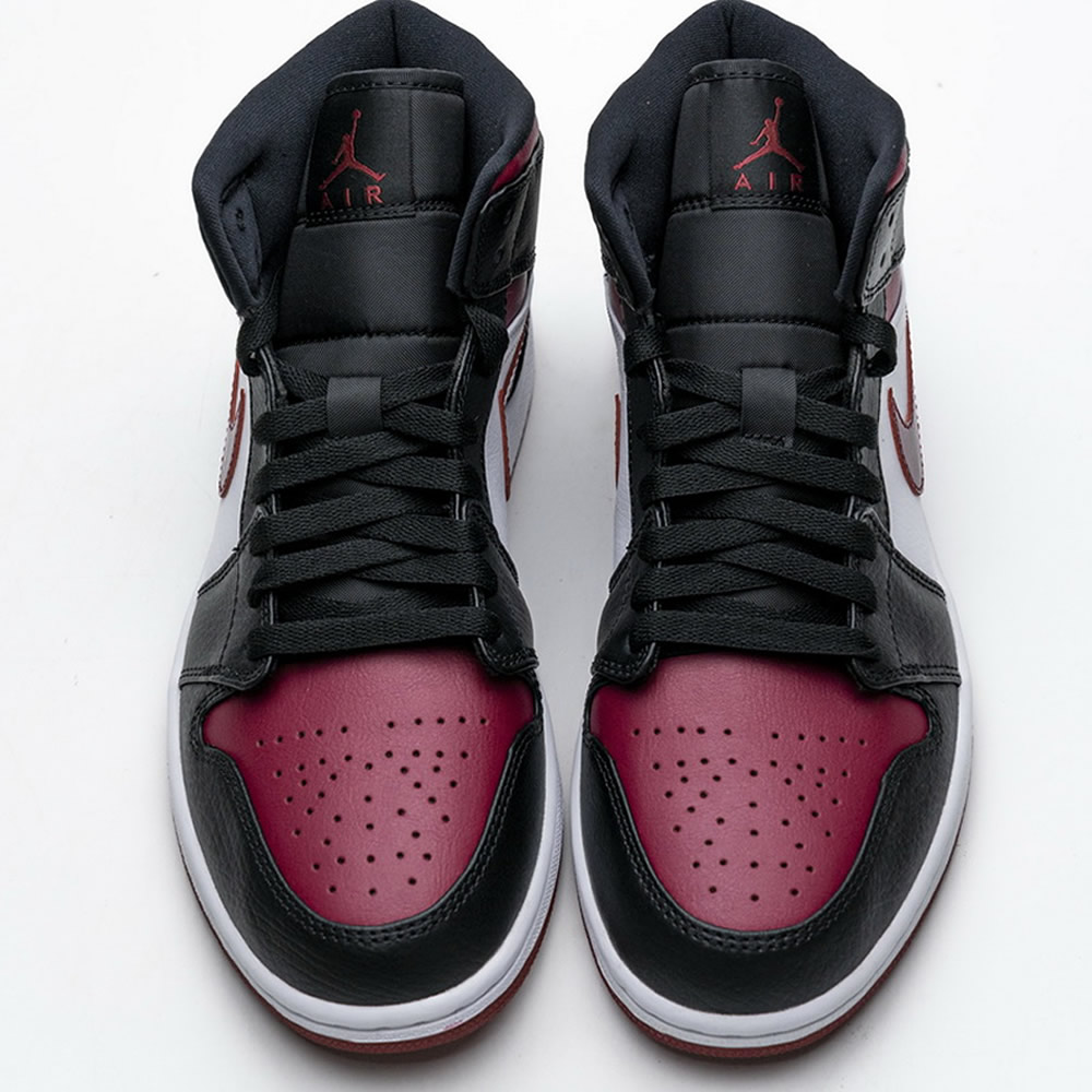 Nike Air Jordan 1 Mid Bred Toe 554724 066 5 - www.kickbulk.cc