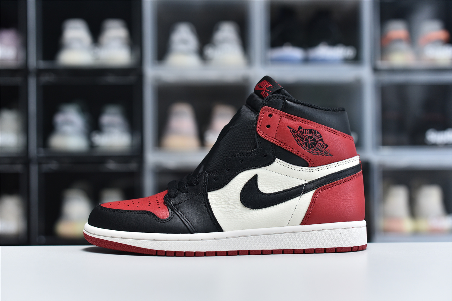 Nike Air Jordan 1 Retro High Og Red Black White Men Sneakers 555088 610 Kickbulk 1 - www.kickbulk.cc