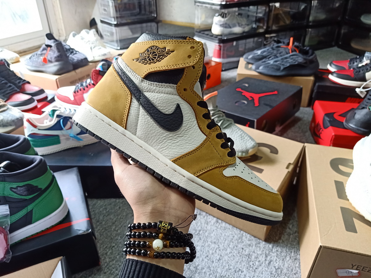 Nike Air Jordan 1 Retro High Og Rookie Of The Year 555088 700 19 - www.kickbulk.cc