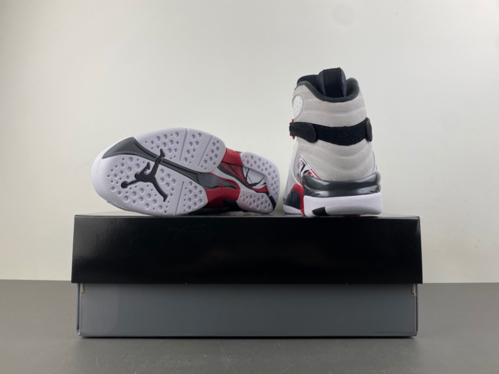 Air Jordan 8 Retro Bugs Bunny 2025 305381 100 13 - www.kickbulk.cc