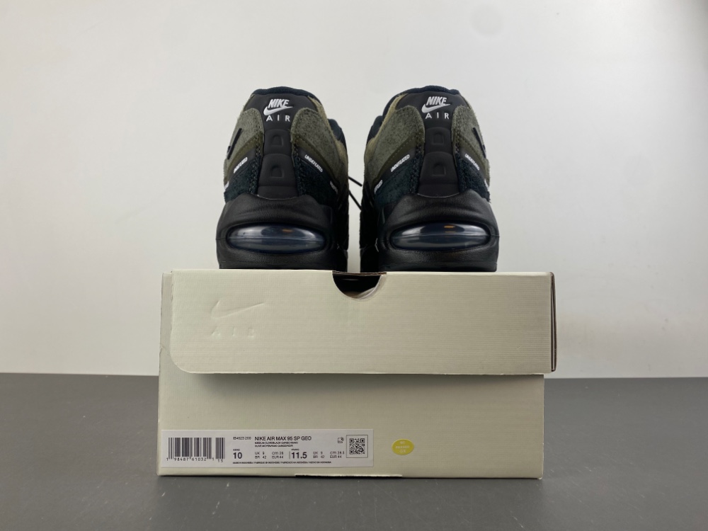 Undefeated Air Max 95 Medium Olive Ib4523 200 15 - www.kickbulk.cc